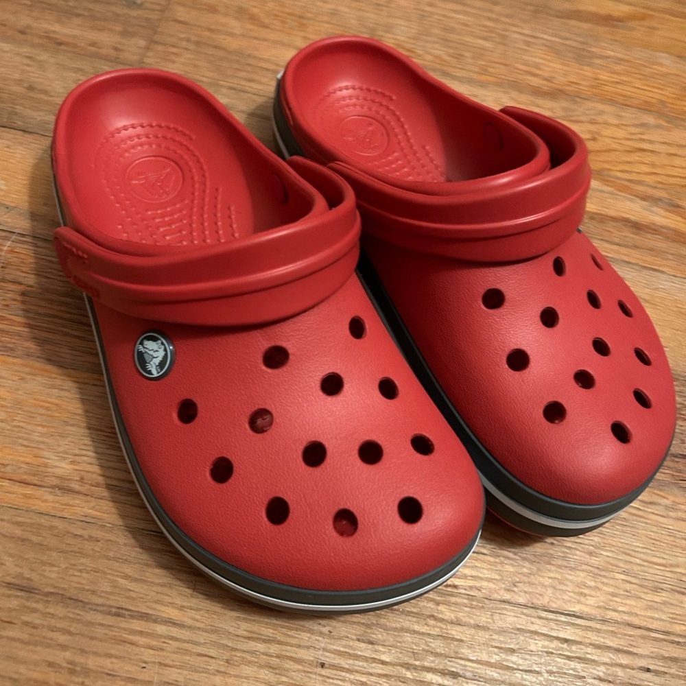 Brand New Crocs Size 6 never worn